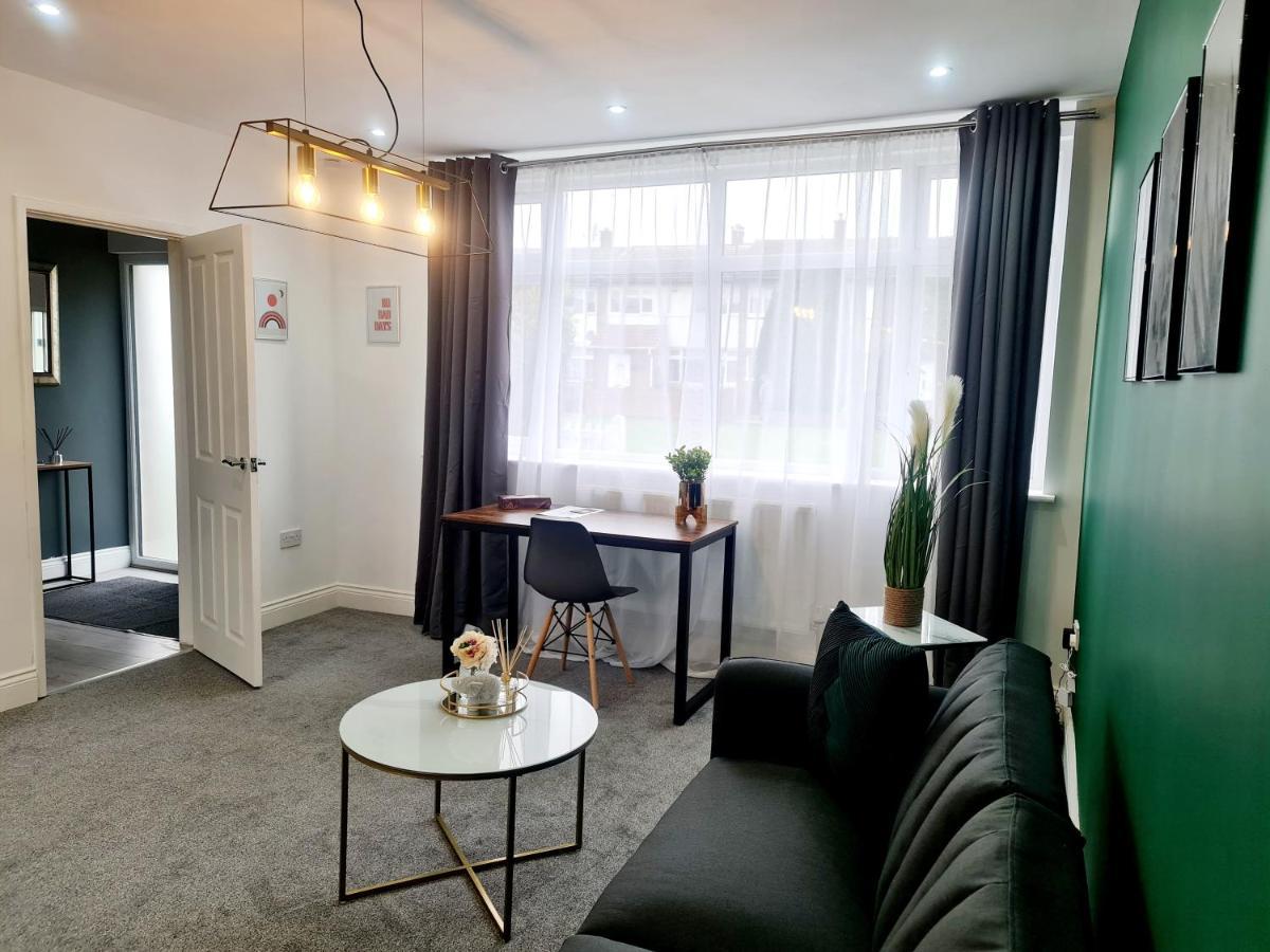 Contractor Accommodation Near Heathrow, Windsor Minutes From M4 Слау Экстерьер фото